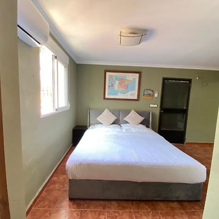 Guesthouse In Torrent Bagian luar foto